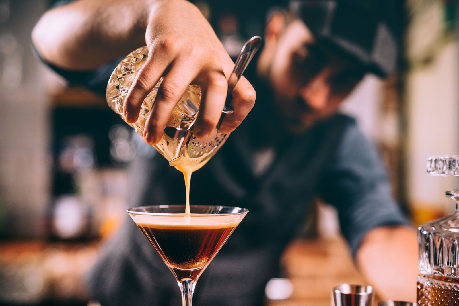 Liqueur vs. Liquor What's the Difference? Pour Bar Services
